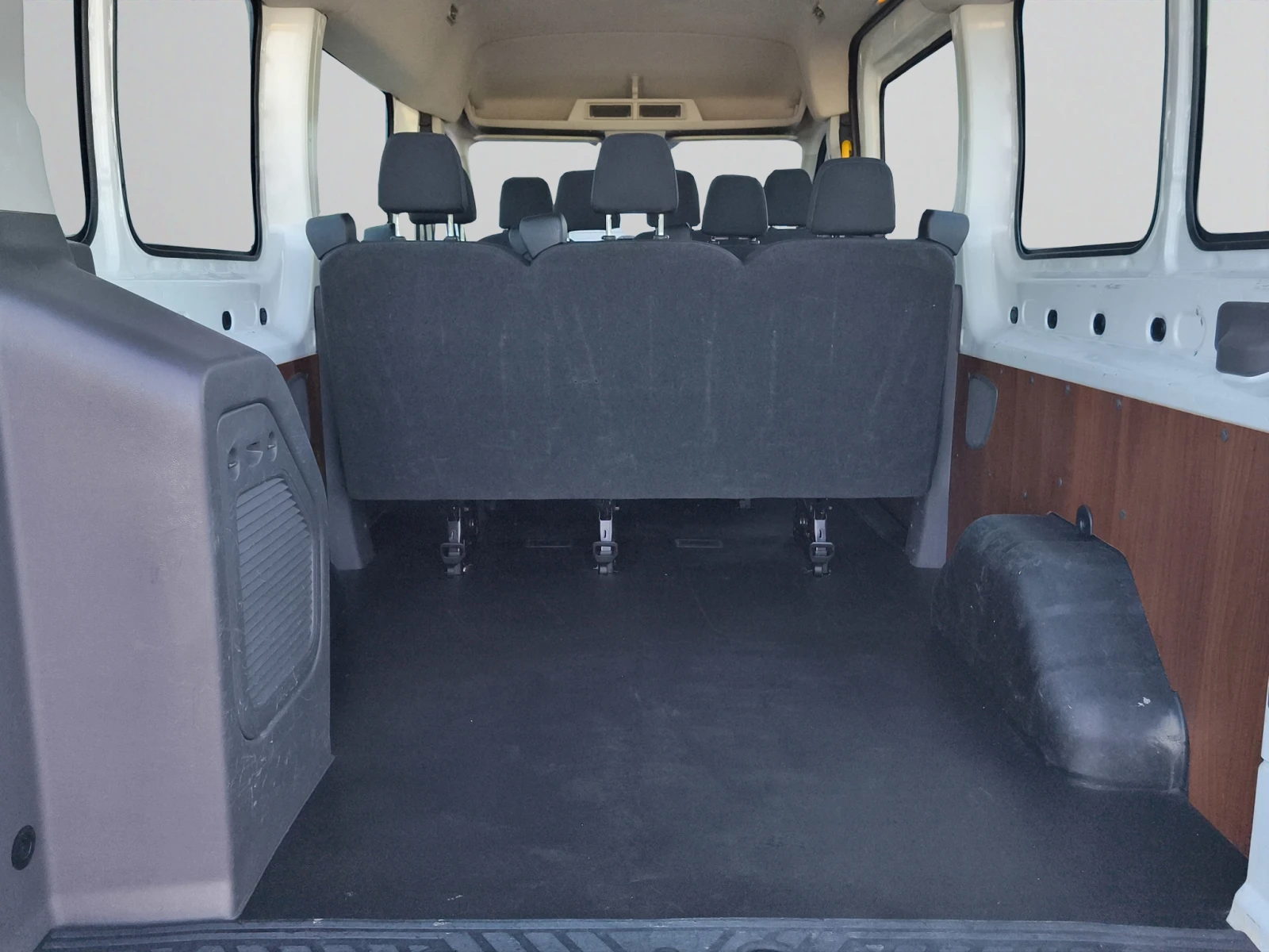 Ford Transit Kombi 8+ 1 места 2.0 Hybrid 130hp E6D//2205R13, снимка 13 - Бусове и автобуси - 55473470