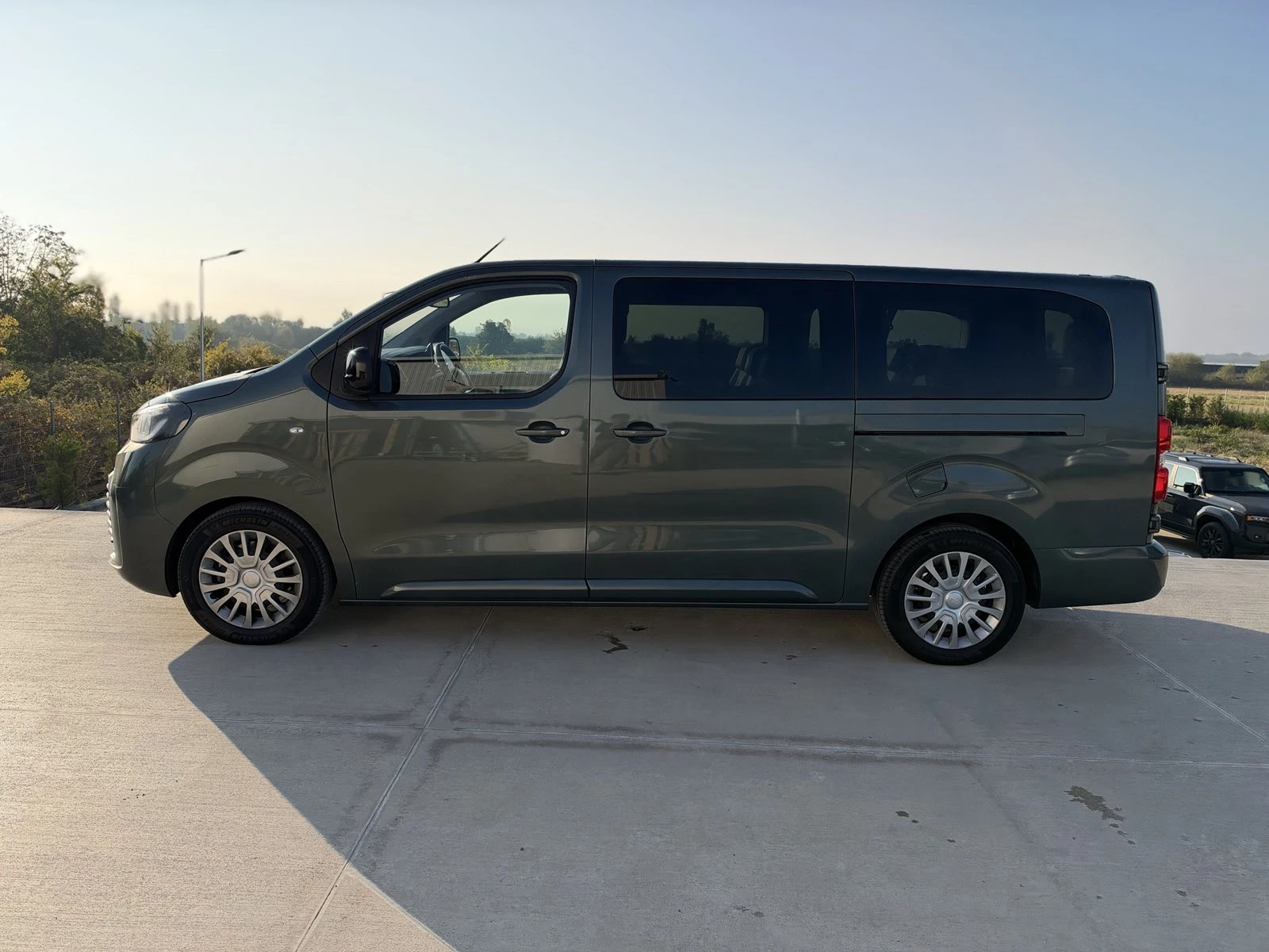 Toyota Proace VERSO 8+ 1, снимка 4 - Бусове и автобуси - 56590006