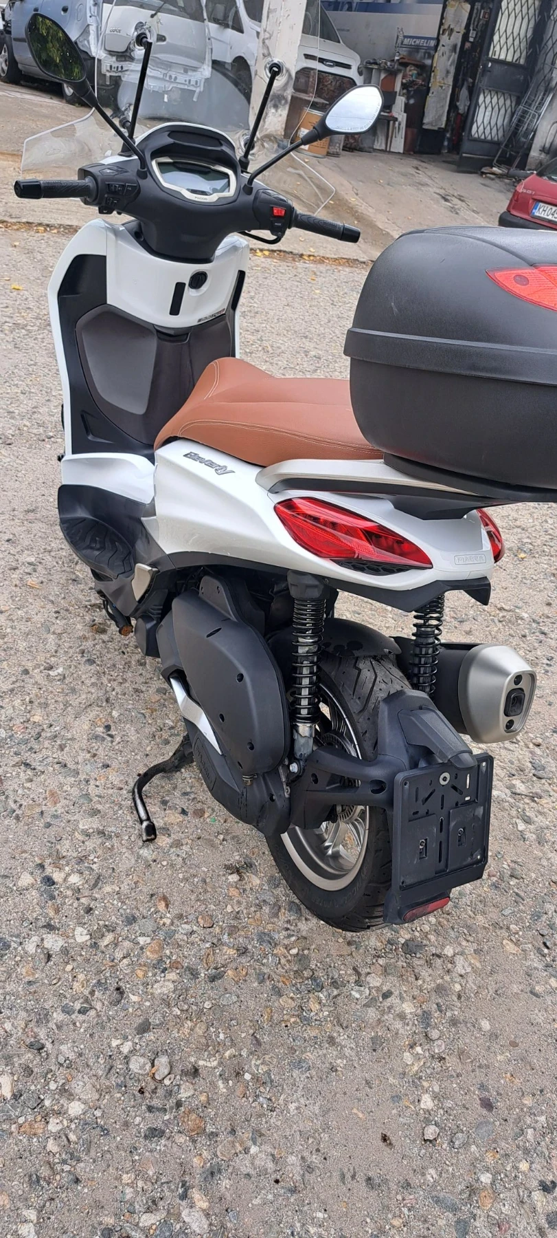 Piaggio Beverly 300hpe като нов, снимка 3 - Мотоциклети и мототехника - 56085801