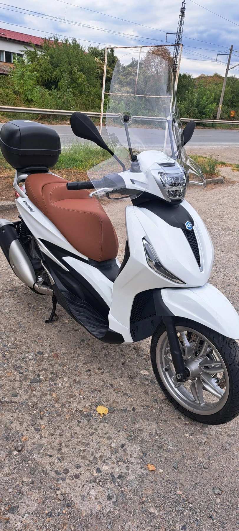 Piaggio Beverly 300hpe като нов, снимка 7 - Мотоциклети и мототехника - 56085801