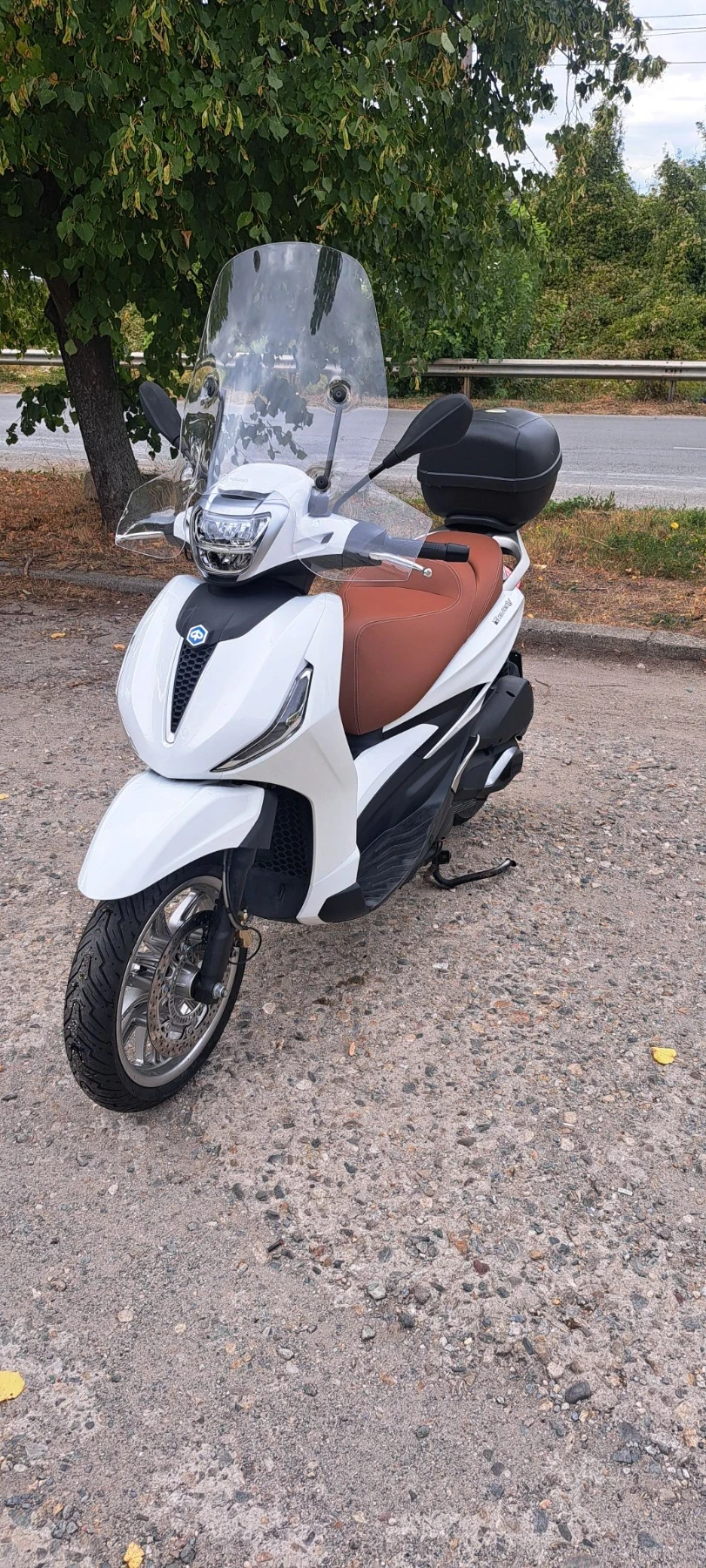 Piaggio Beverly 300hpe като нов, снимка 10 - Мотоциклети и мототехника - 56085801