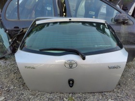Заден капак за Toyota Yaris 2007г. 2бр., снимка 2 - Части - 46399971