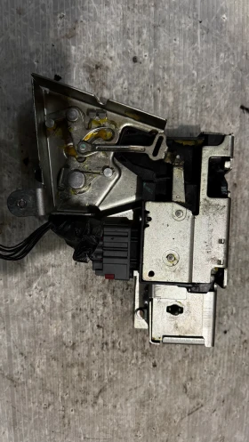 Брава за врата за Ford Transit - 2T14V43288DG / 999946E, снимка 2 - Части - 53144717