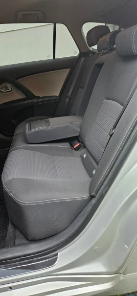 Обява за продажба на Toyota Avensis 1.8, камерс, key Less, безключово ~27 900 лв. - изображение 9
