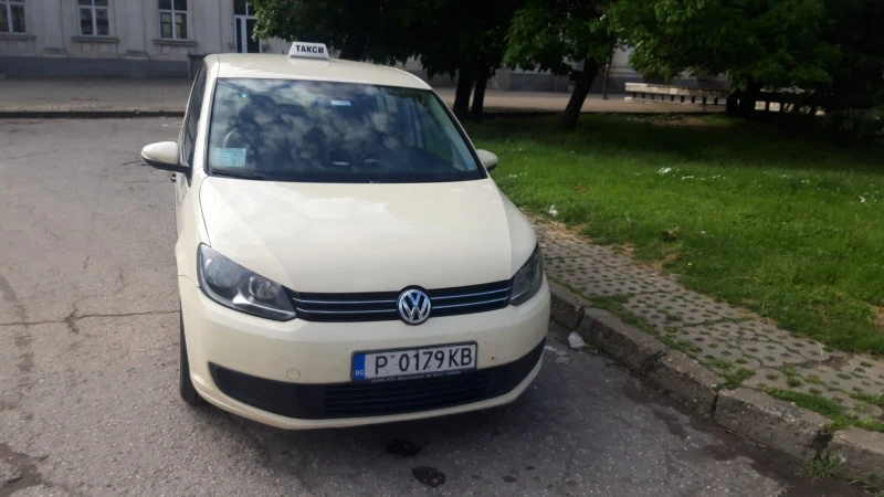 VW Touran TSI, снимка 8 - Автомобили и джипове - 47553811