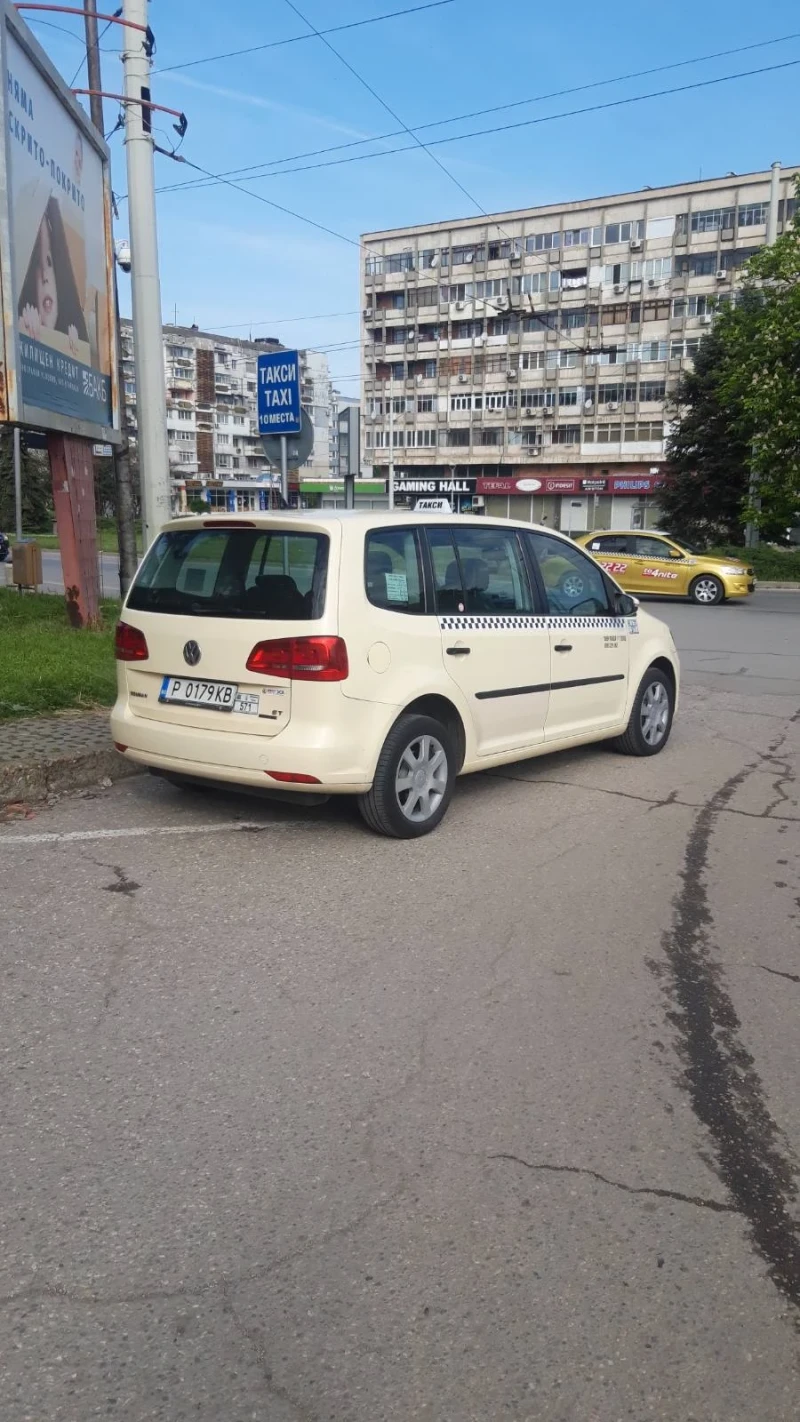 VW Touran TSI, снимка 2 - Автомобили и джипове - 47553811