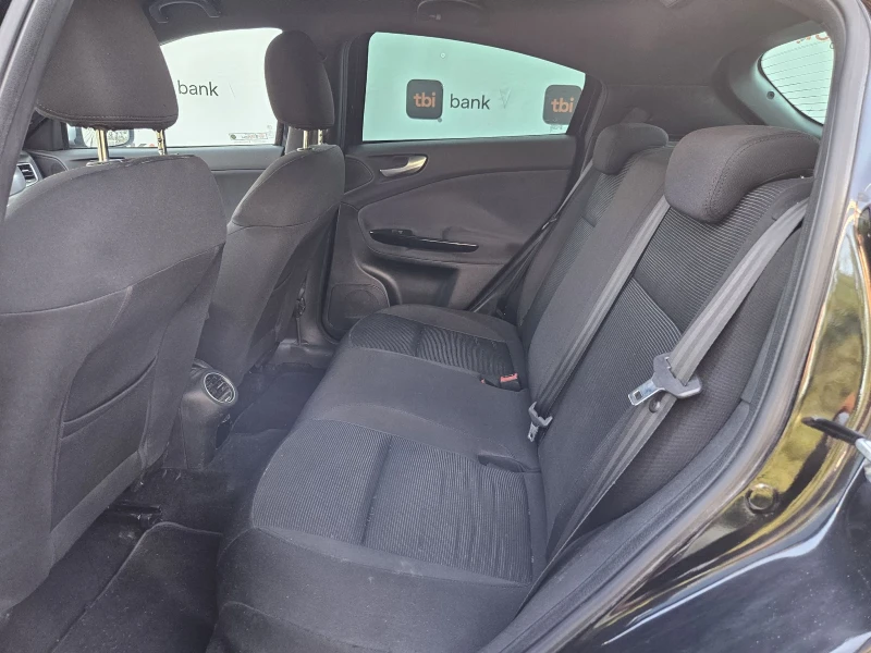 Alfa Romeo Giulietta 2.0JTDM-170кс= АВТОМАТ= BOSE= АВТОПИЛОТ= КЛИМАТРОН, снимка 9 - Автомобили и джипове - 50853776