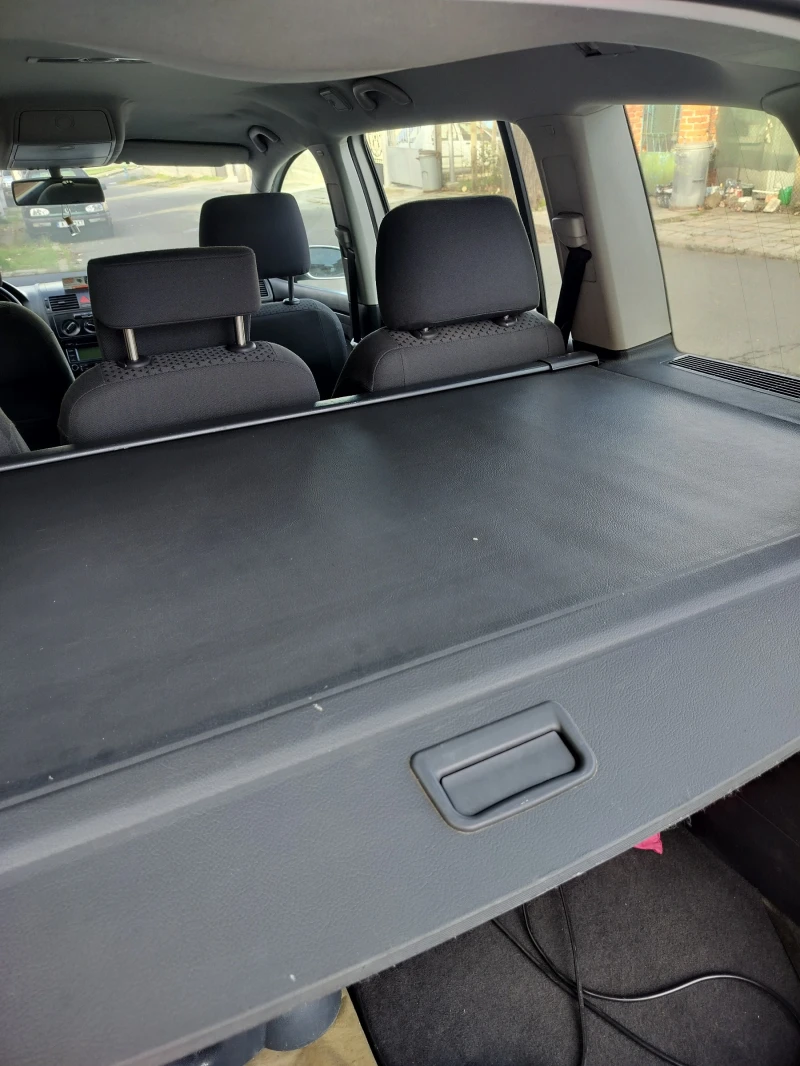 VW Touran, снимка 9 - Автомобили и джипове - 52554894