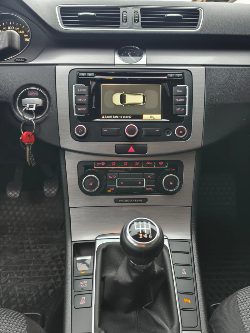 VW Passat 1.6 tdi, снимка 8 - Автомобили и джипове - 52633010