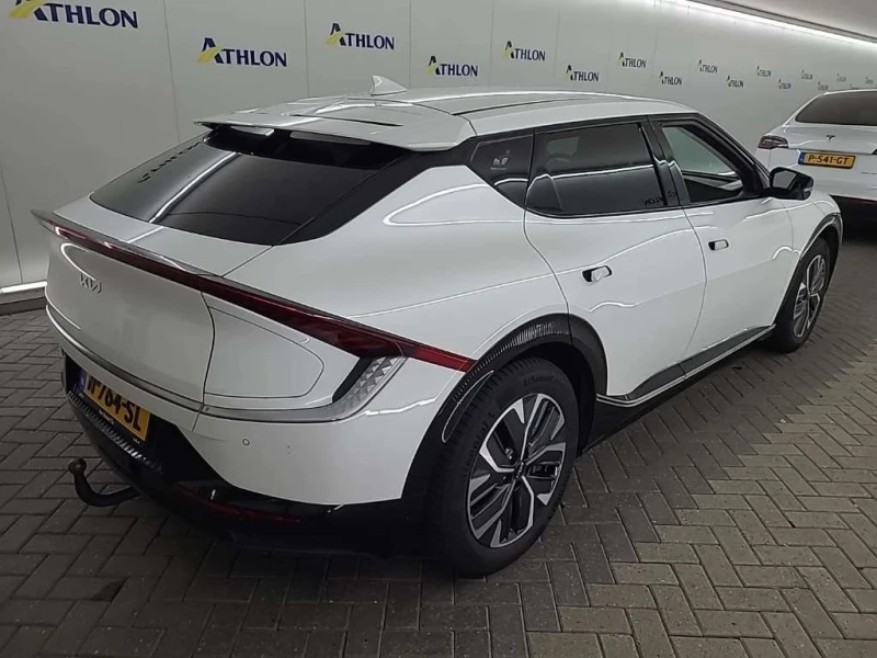Kia EV6 PLUS 77.4KWh RWD/MERIDIAN/CAM/DISTRONIC/SOH100%, снимка 3 - Автомобили и джипове - 52966425