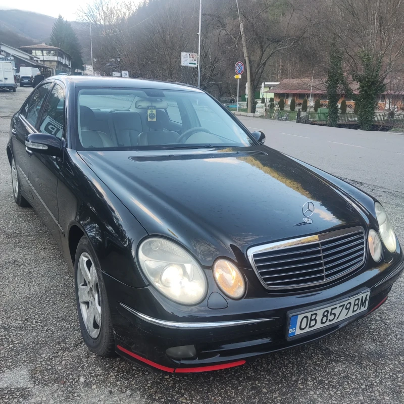 Mercedes-Benz E 220, снимка 4 - Автомобили и джипове - 53027749