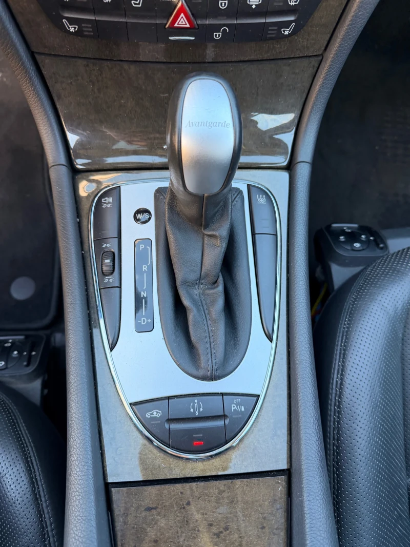 Mercedes-Benz E 320 Бензин 224 коня !!Топ!!, снимка 10 - Автомобили и джипове - 53469883
