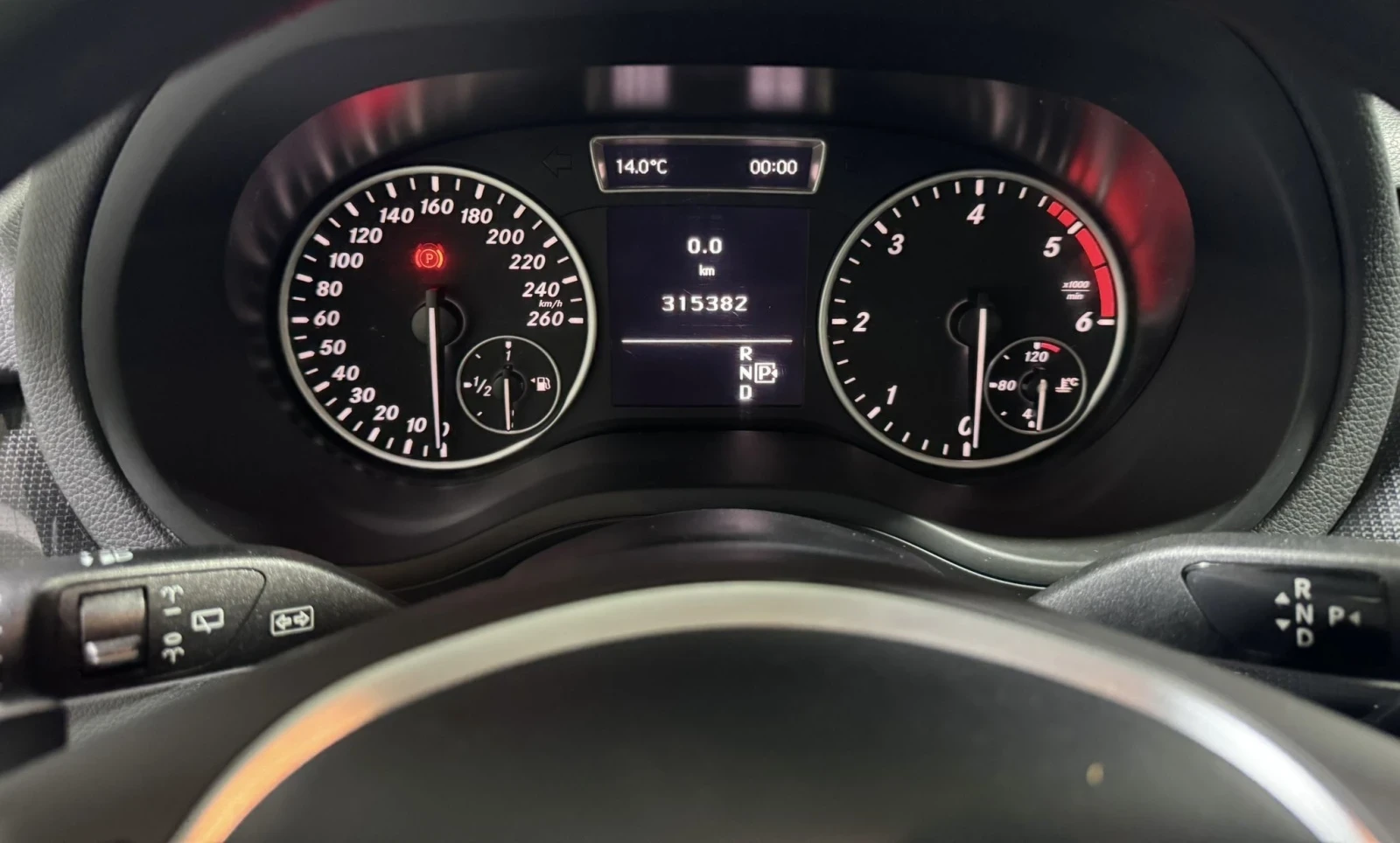Mercedes-Benz B 180 АВТОМАТИК * КОЖА - изображение 9