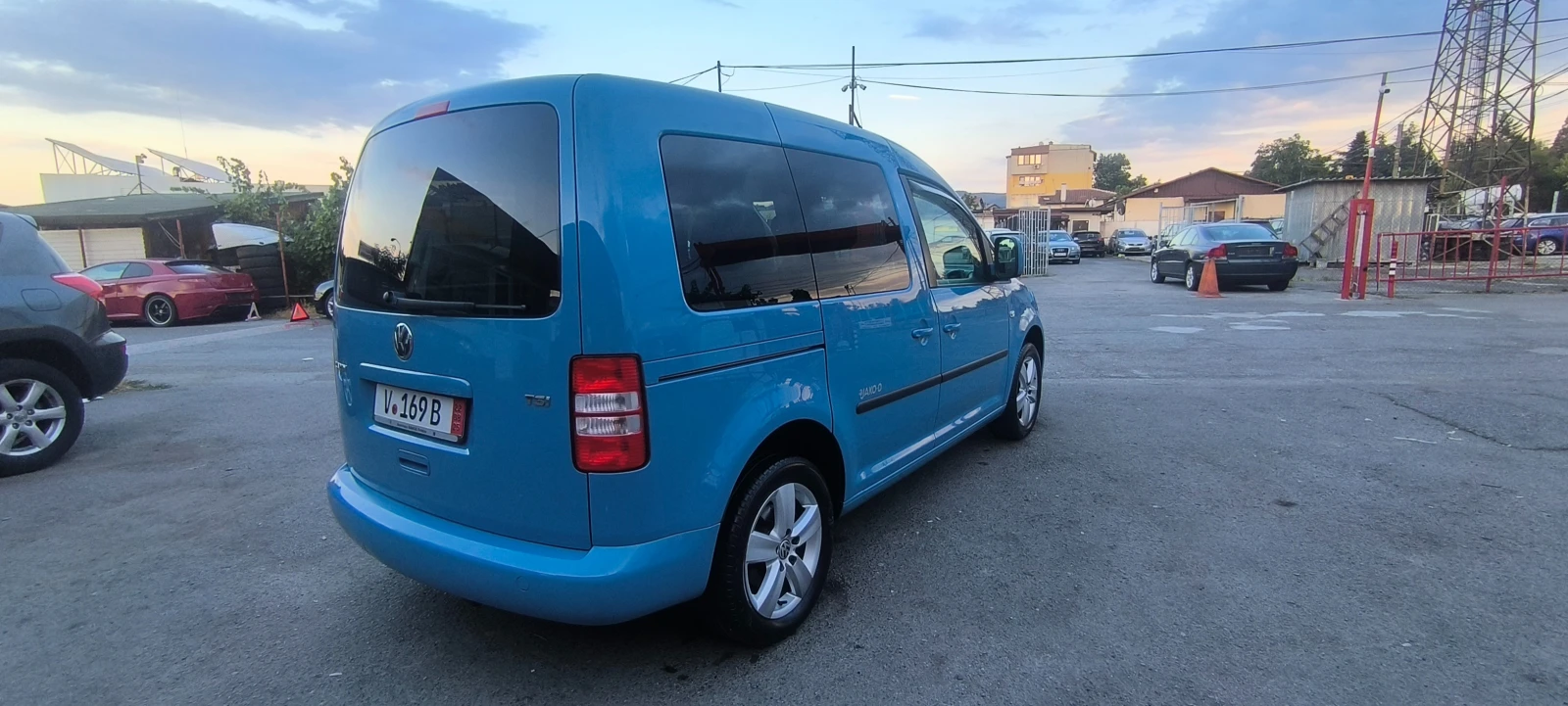 VW Caddy 1.2-105кс-газ.инж. - изображение 7