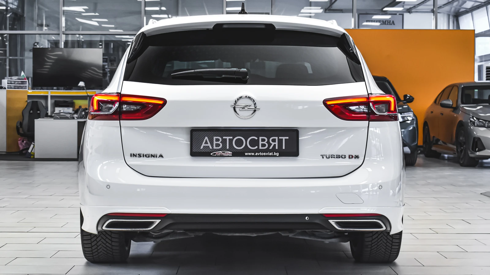 Opel Insignia Sports Tourer 2.0d OPC Line 4x4 Automatic - изображение 3