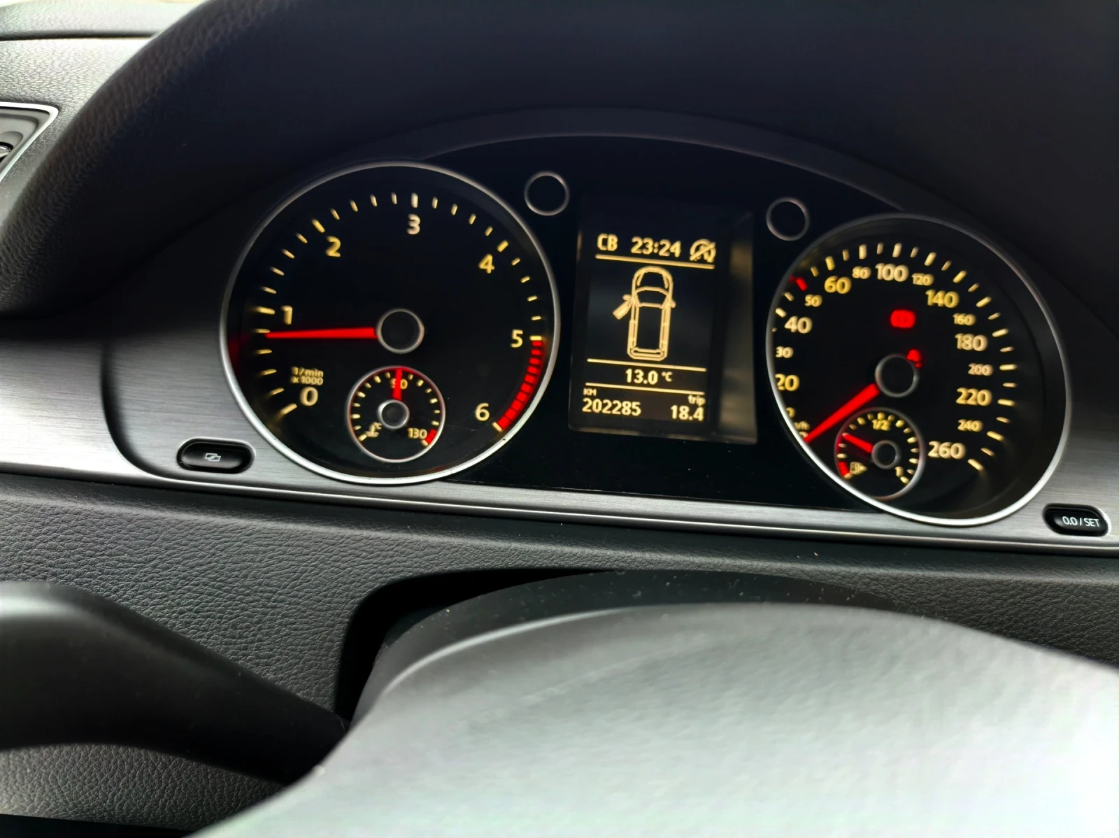 VW Passat 1.6 tdi - изображение 6