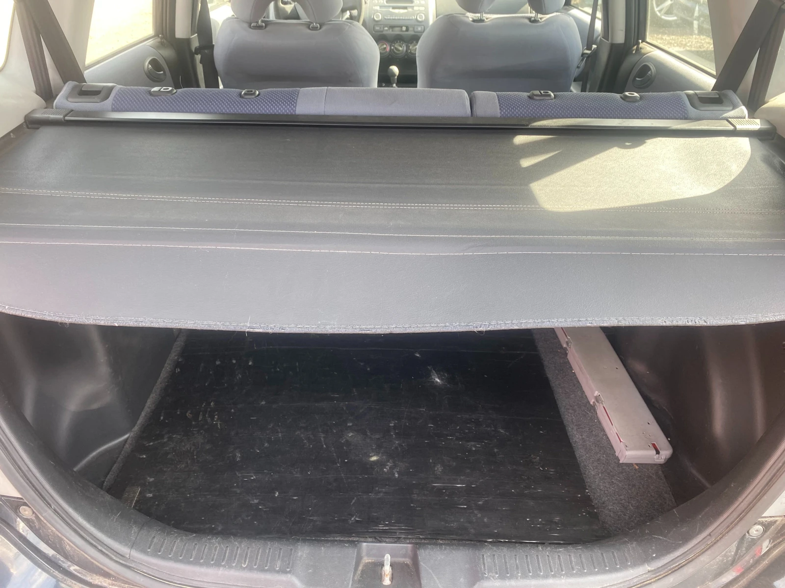 Honda Jazz 1.3i 57kw Italy, снимка 9 - Автомобили и джипове - 53783742