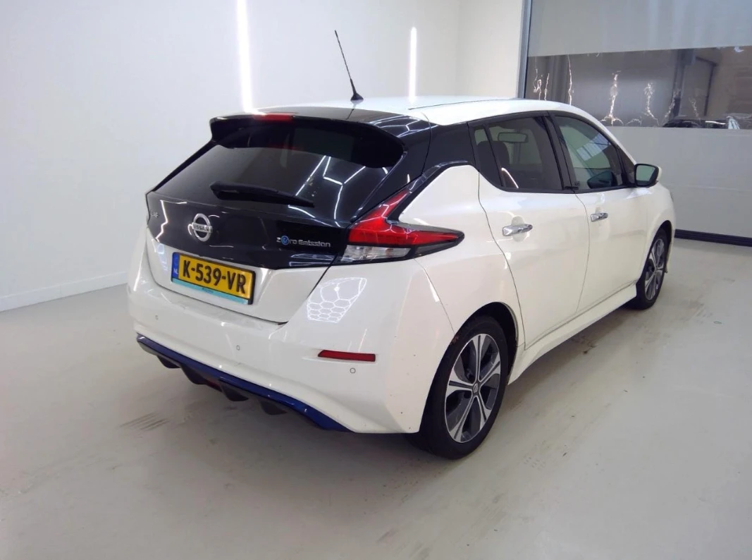 Nissan Leaf  40 kWh N-connecta SOH, снимка 3 - Автомобили и джипове - 53986415