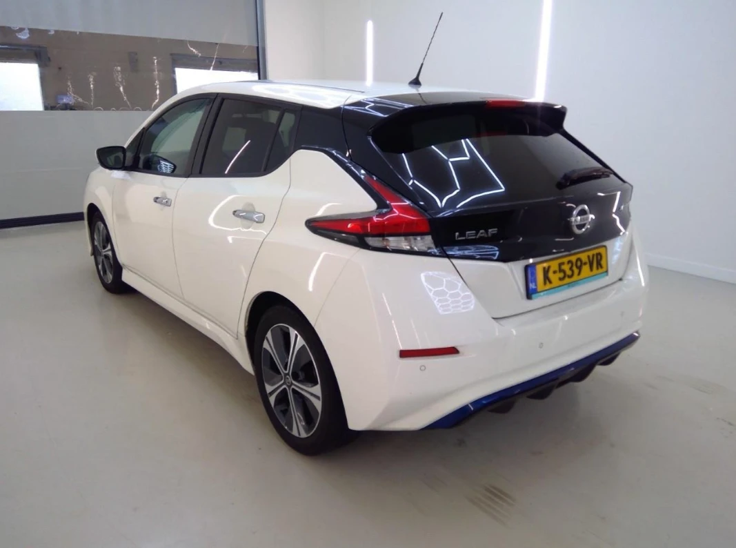 Nissan Leaf  40 kWh N-connecta SOH, снимка 4 - Автомобили и джипове - 53986415
