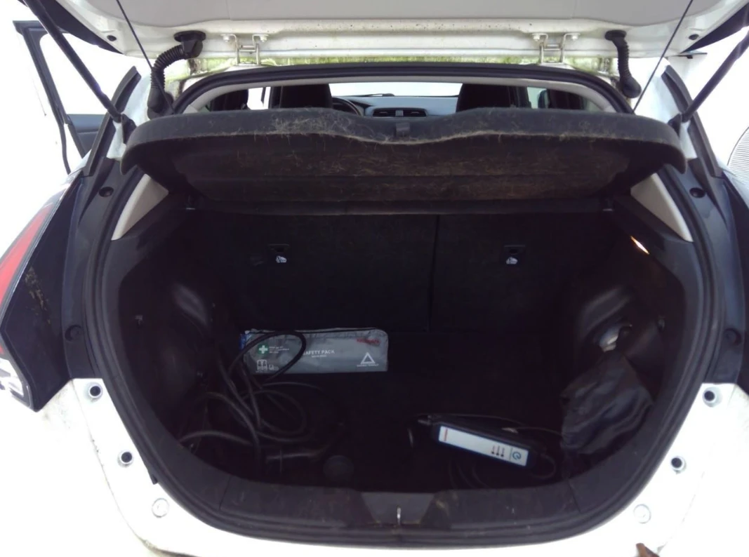 Nissan Leaf  40 kWh N-connecta SOH, снимка 6 - Автомобили и джипове - 53986415