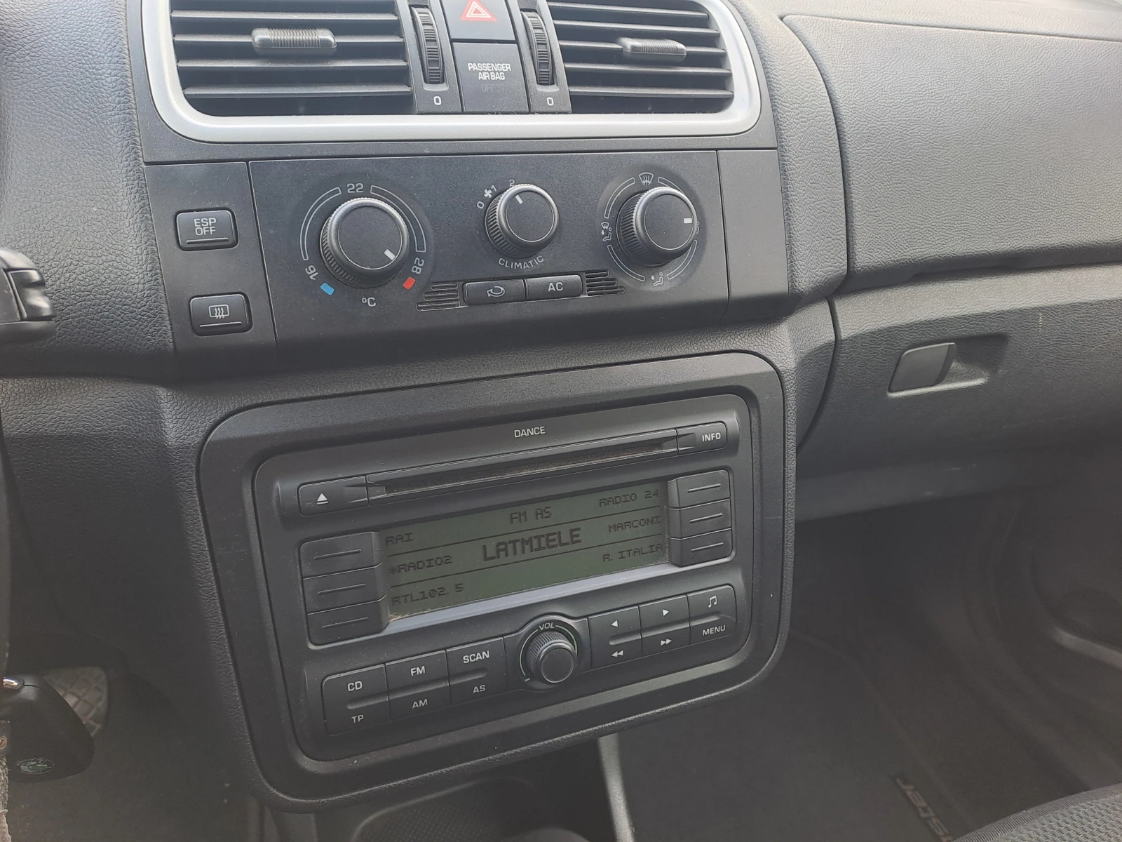 Skoda Roomster 1.6 i  GAZ, снимка 11 - Автомобили и джипове - 54042694