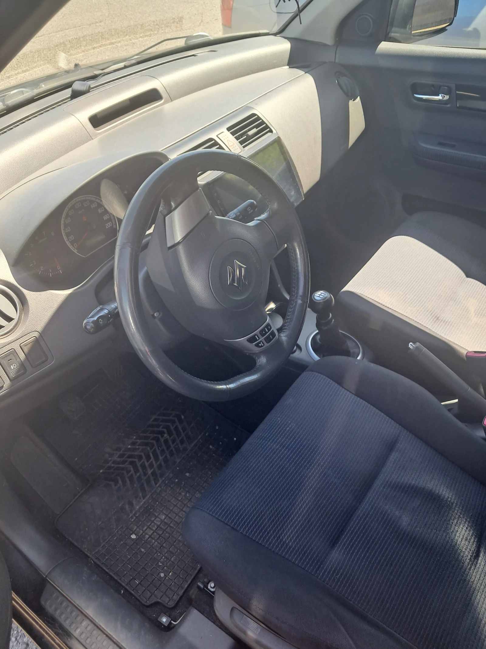 Suzuki Swift, снимка 5 - Автомобили и джипове - 54357703