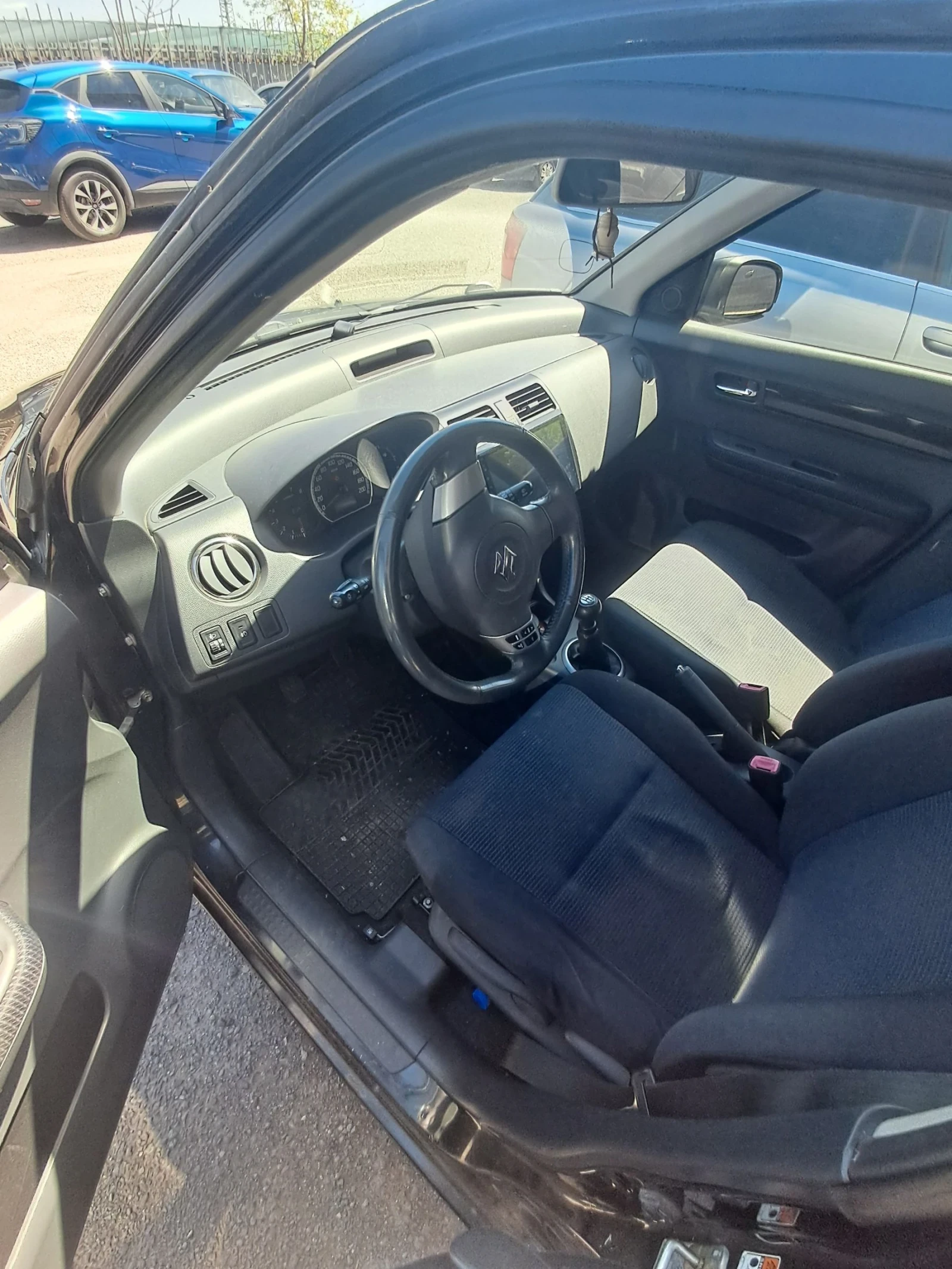 Suzuki Swift, снимка 9 - Автомобили и джипове - 54357703