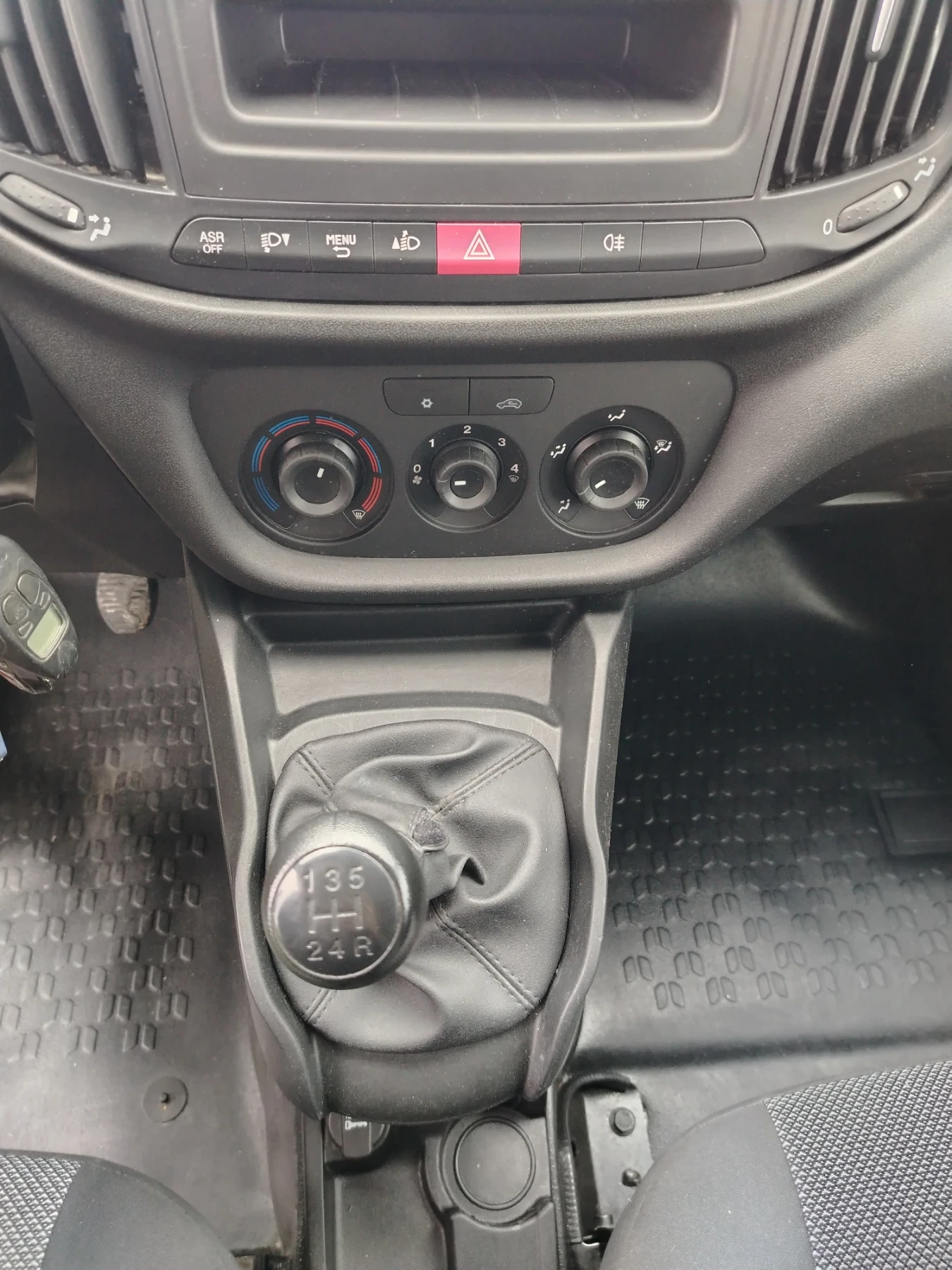 Fiat Doblo 1.3 MULTIJET, снимка 12 - Автомобили и джипове - 54542252
