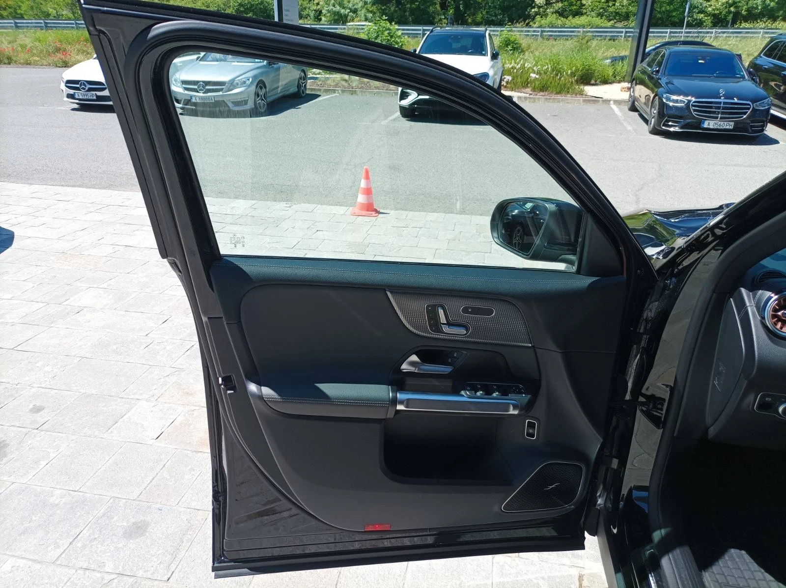 Mercedes-Benz EQB 350 4MATIC 6+ 1 | Mobile.bg � ����������� 15