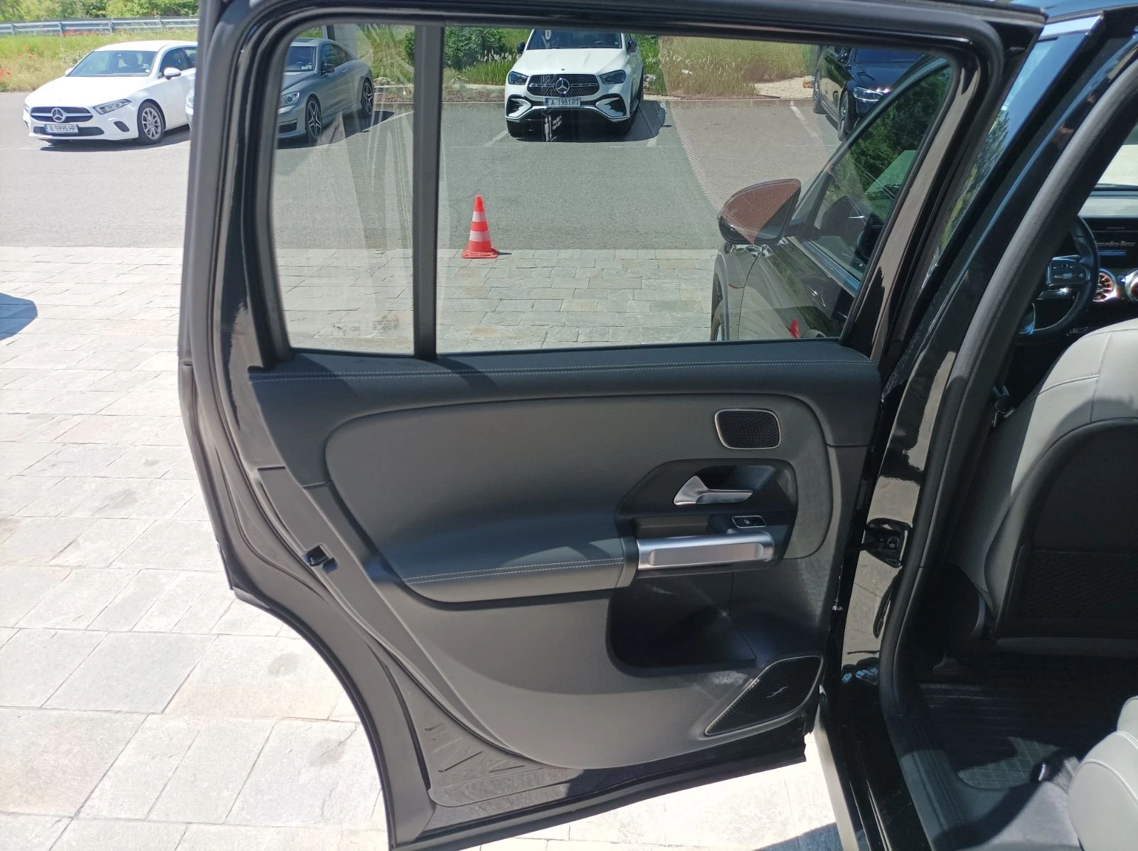 Mercedes-Benz EQB 350 4MATIC 6+ 1 | Mobile.bg � ����������� 14