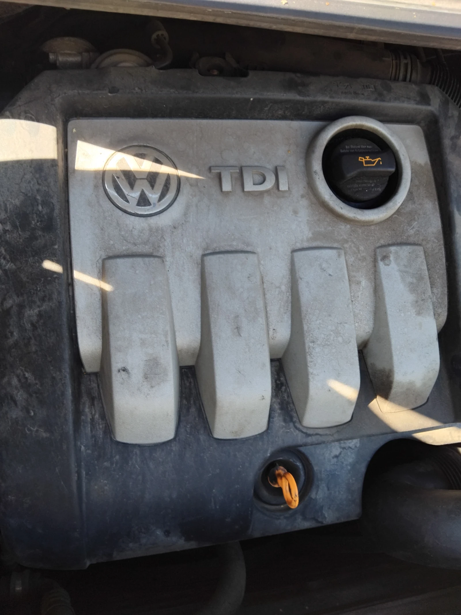 VW Touran, снимка 11 - Автомобили и джипове - 55102519