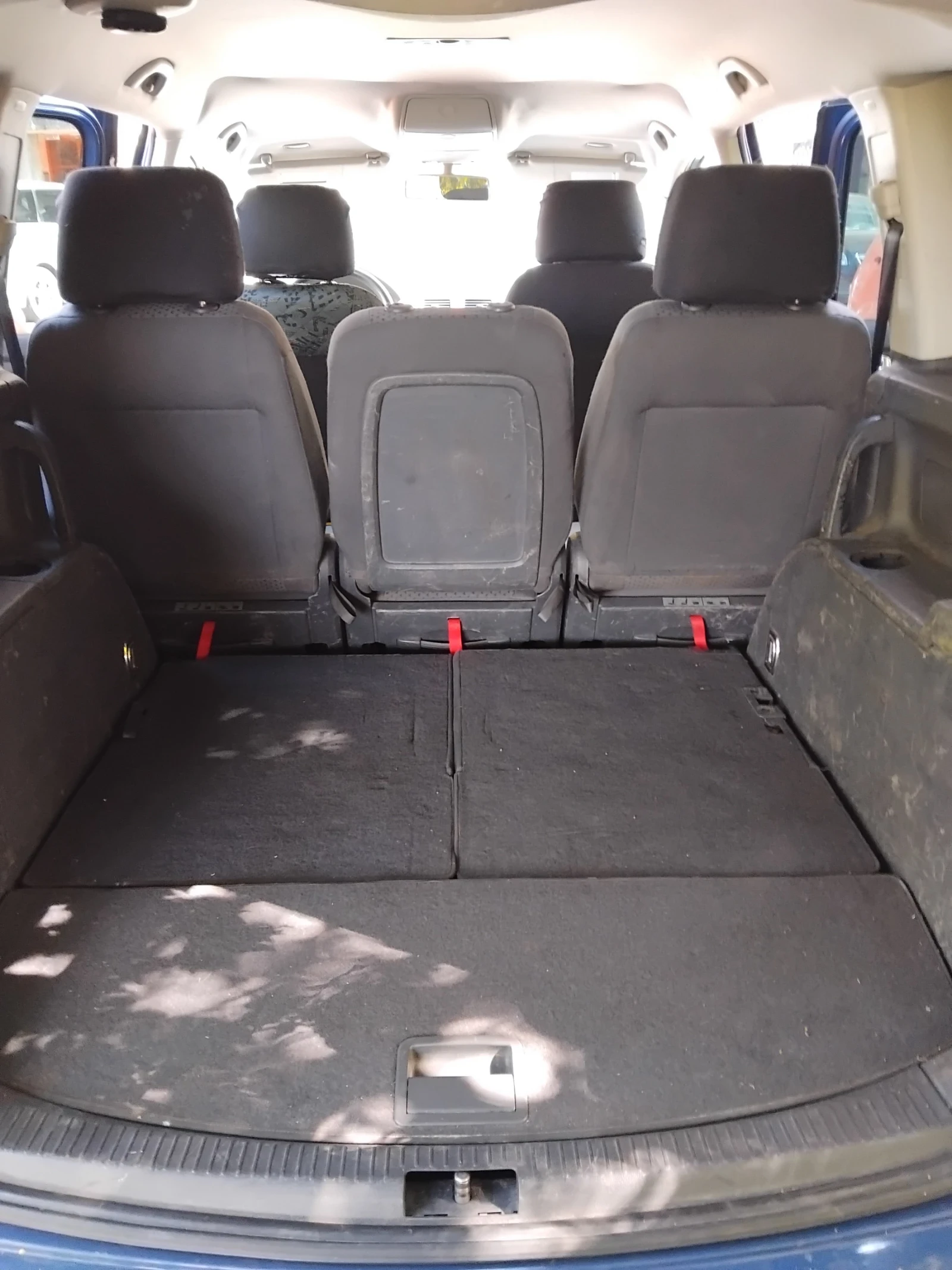 VW Touran, снимка 8 - Автомобили и джипове - 55102519