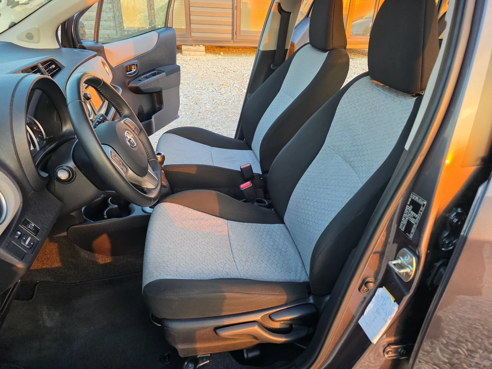 Toyota Yaris 1.33 vvti Navi Камера Евро 5, снимка 6 - Автомобили и джипове - 55125784