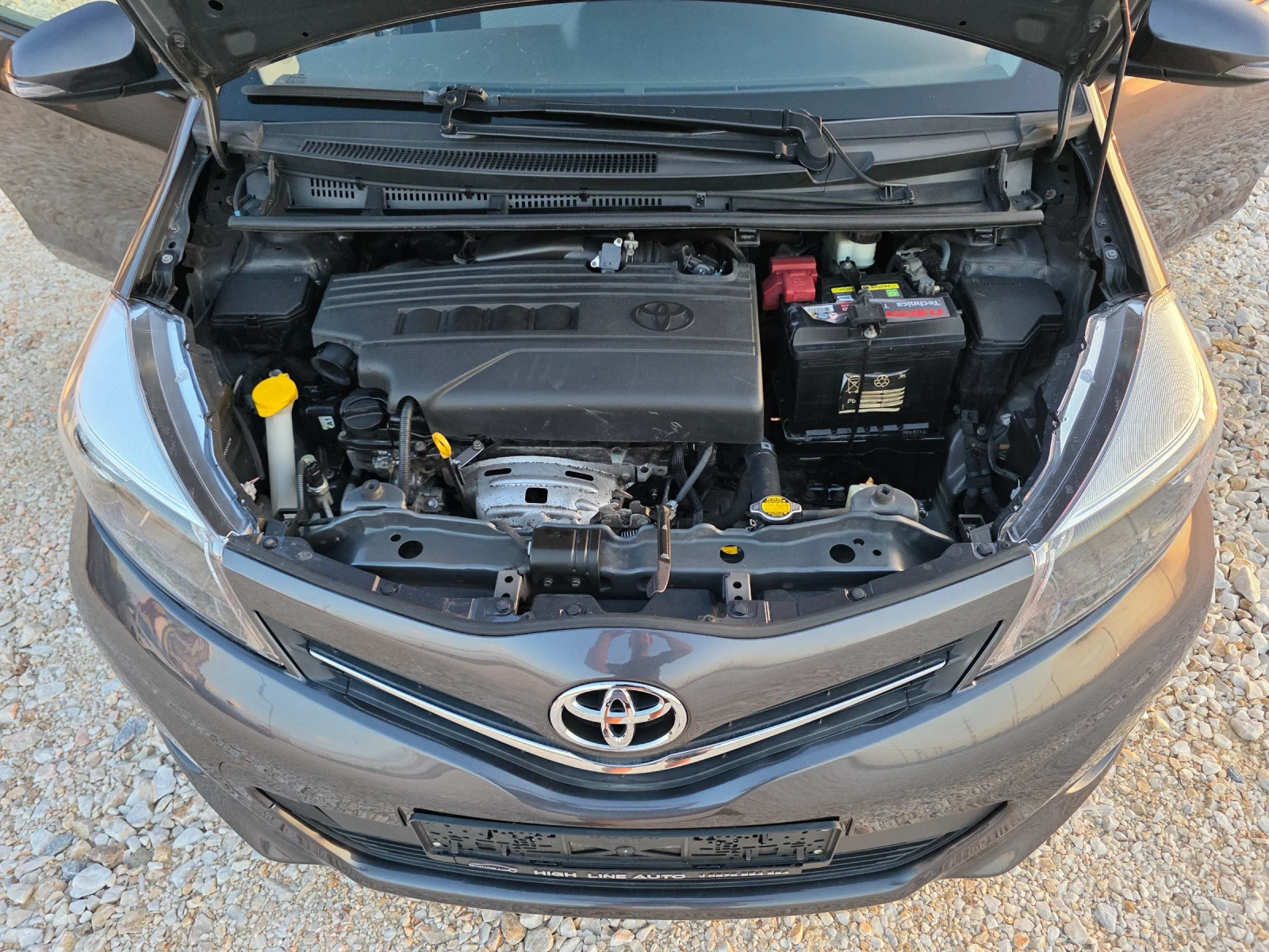 Toyota Yaris 1.33 vvti Navi Камера Евро 5, снимка 15 - Автомобили и джипове - 55125784