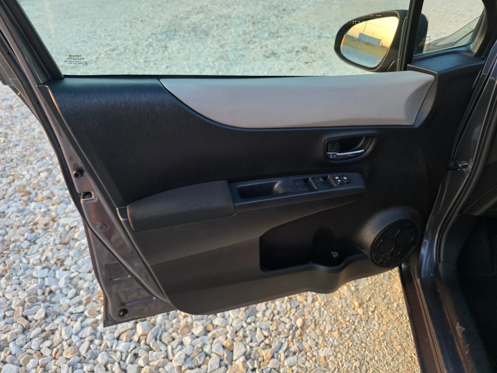 Toyota Yaris 1.33 vvti Navi Камера Евро 5, снимка 5 - Автомобили и джипове - 55125784