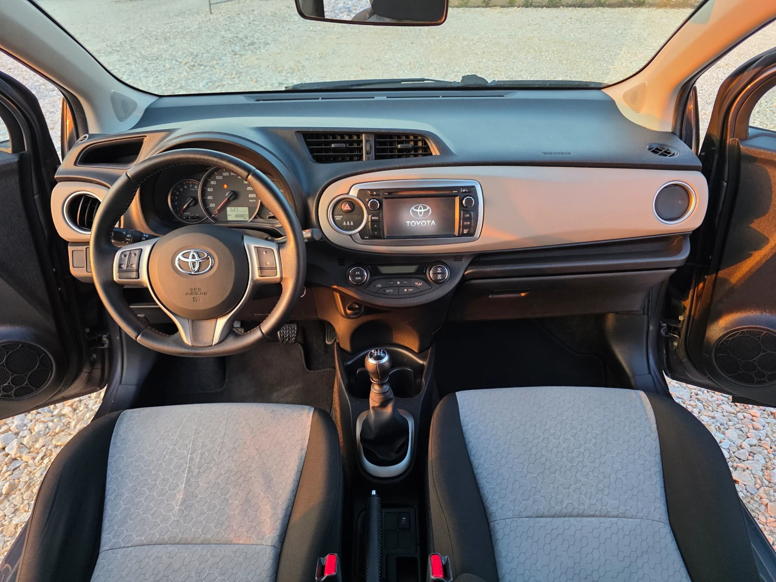 Toyota Yaris 1.33 vvti Navi Камера Евро 5, снимка 11 - Автомобили и джипове - 55125784