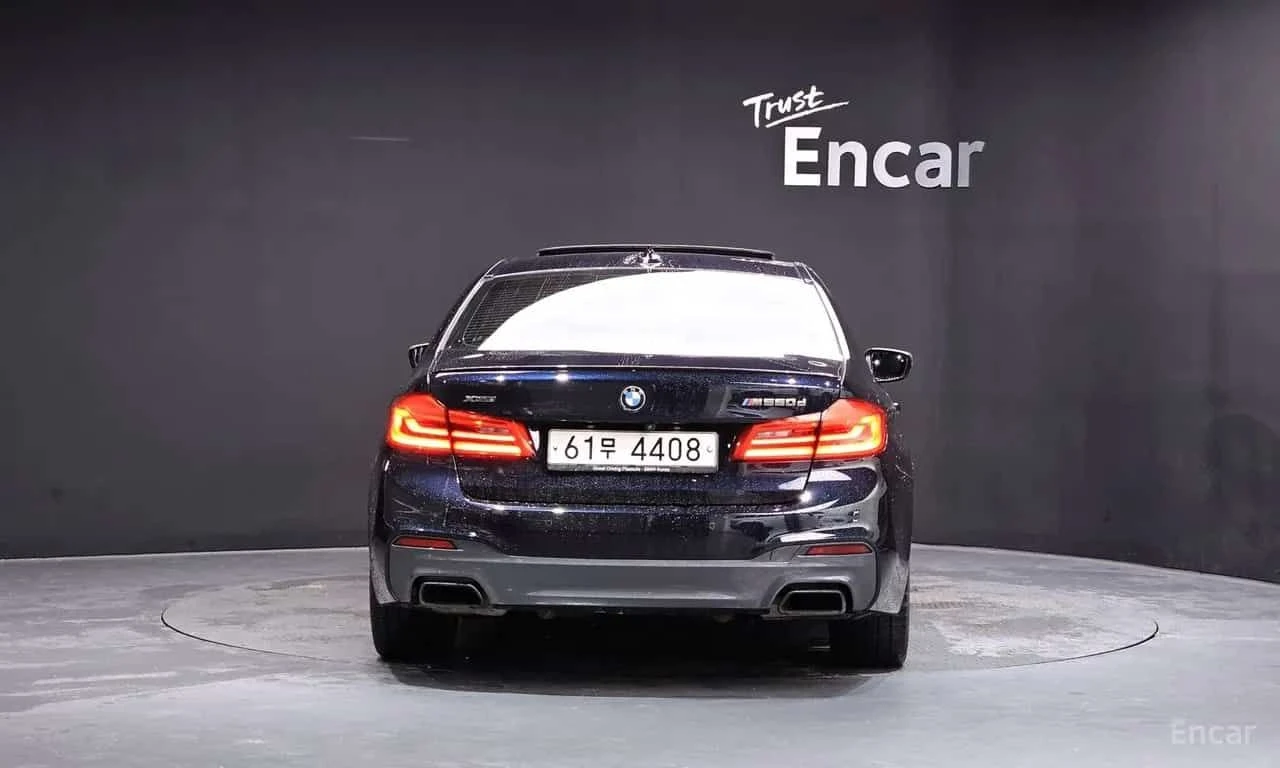 BMW 550 * M550d xDrive * CARFAX * ЦЕНА ДО БГ, снимка 4 - Автомобили и джипове - 55509562