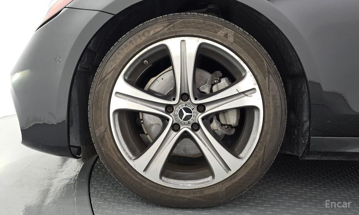 Mercedes-Benz E 220, снимка 5 - Автомобили и джипове - 56658612