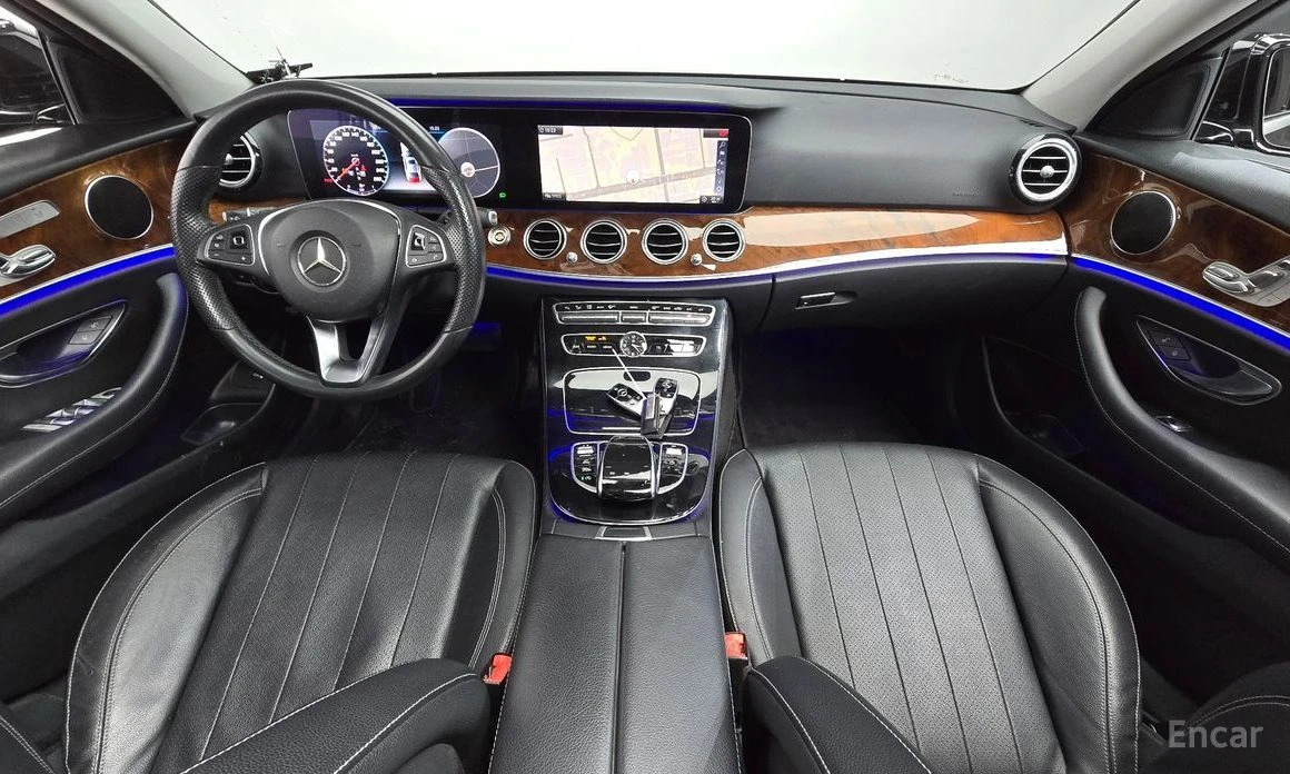 Mercedes-Benz E 220, снимка 7 - Автомобили и джипове - 56658612