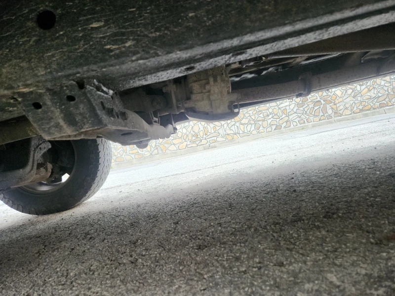 Toyota Hilux 3.0 D-4D, снимка 9 - Автомобили и джипове - 51039227