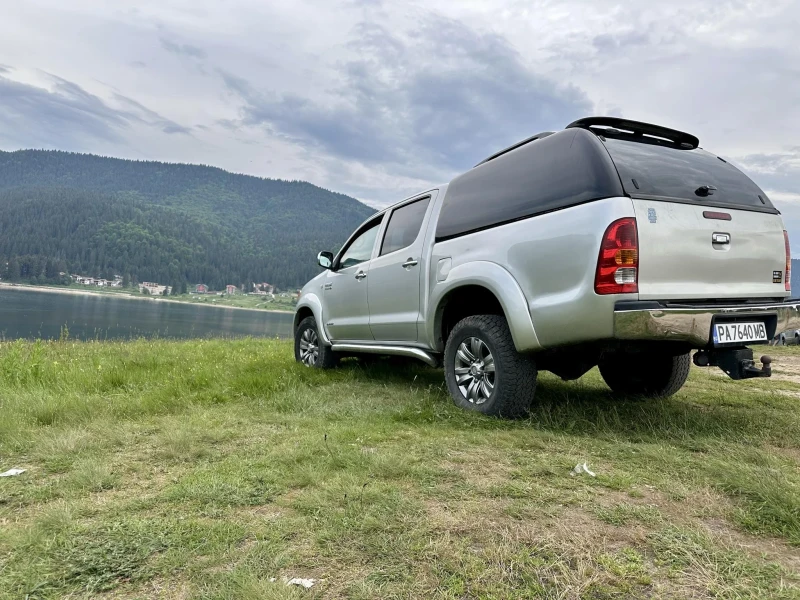Toyota Hilux 3.0 D-4D, снимка 5 - Автомобили и джипове - 51039227