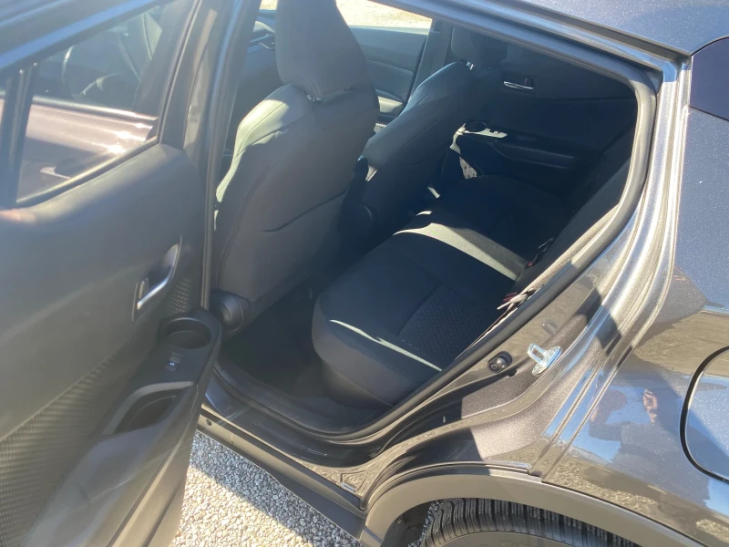 Toyota C-HR HYBRID, снимка 8 - Автомобили и джипове - 52407576