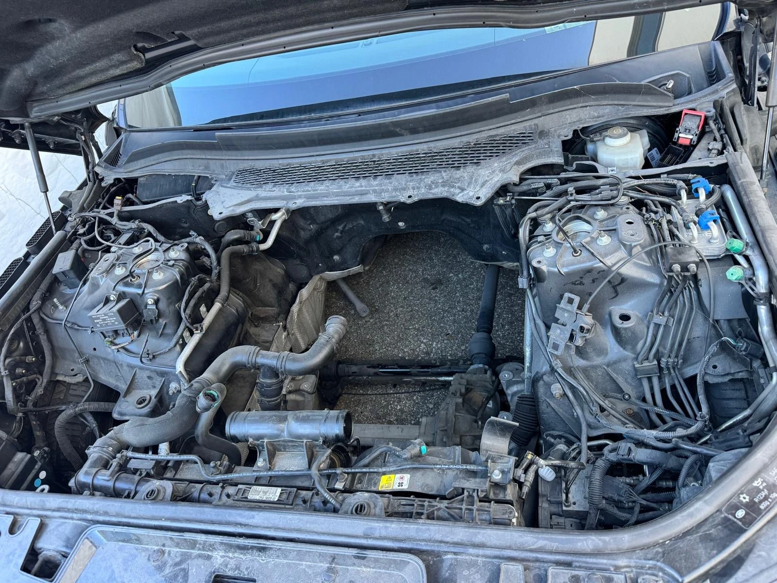 Land Rover Range Rover Sport 185000km* 3.0d 249hp* NAVI* LED* КОЖА* КАМЕРА - изображение 8