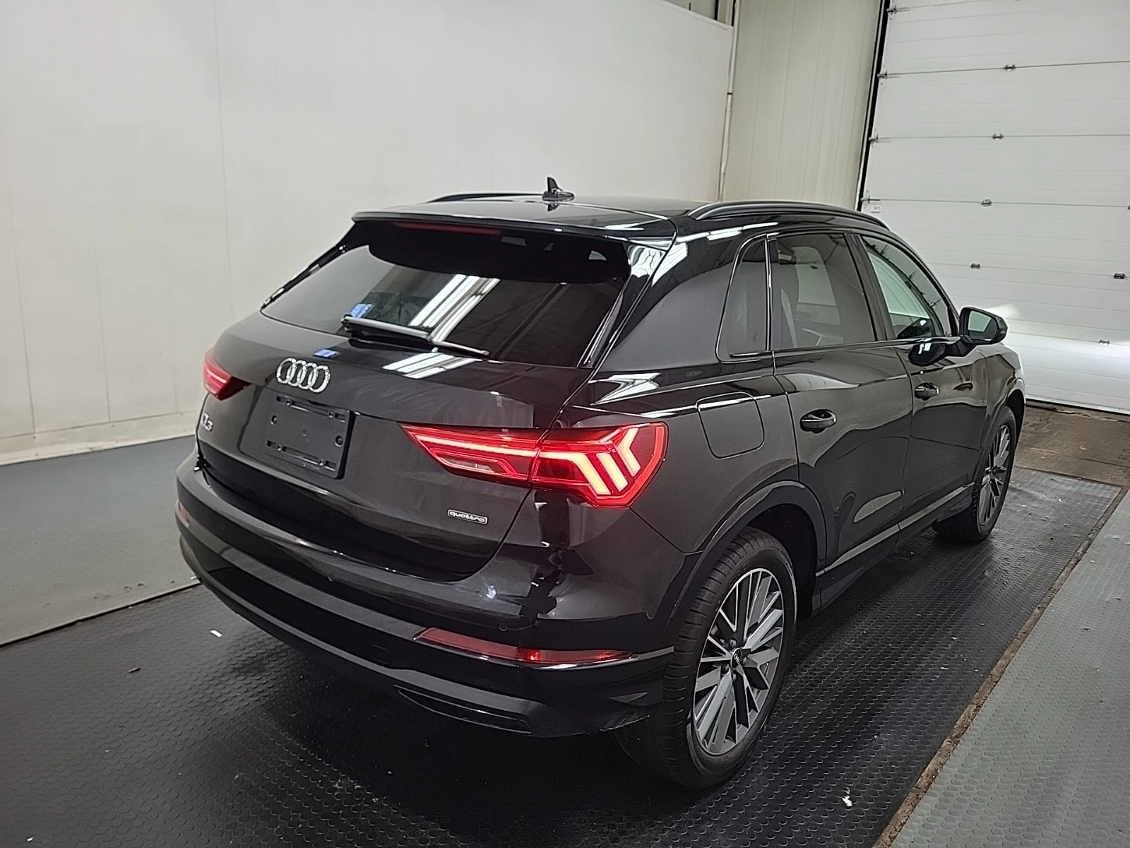 Audi Q3 Premium* CARFAX*  - изображение 3