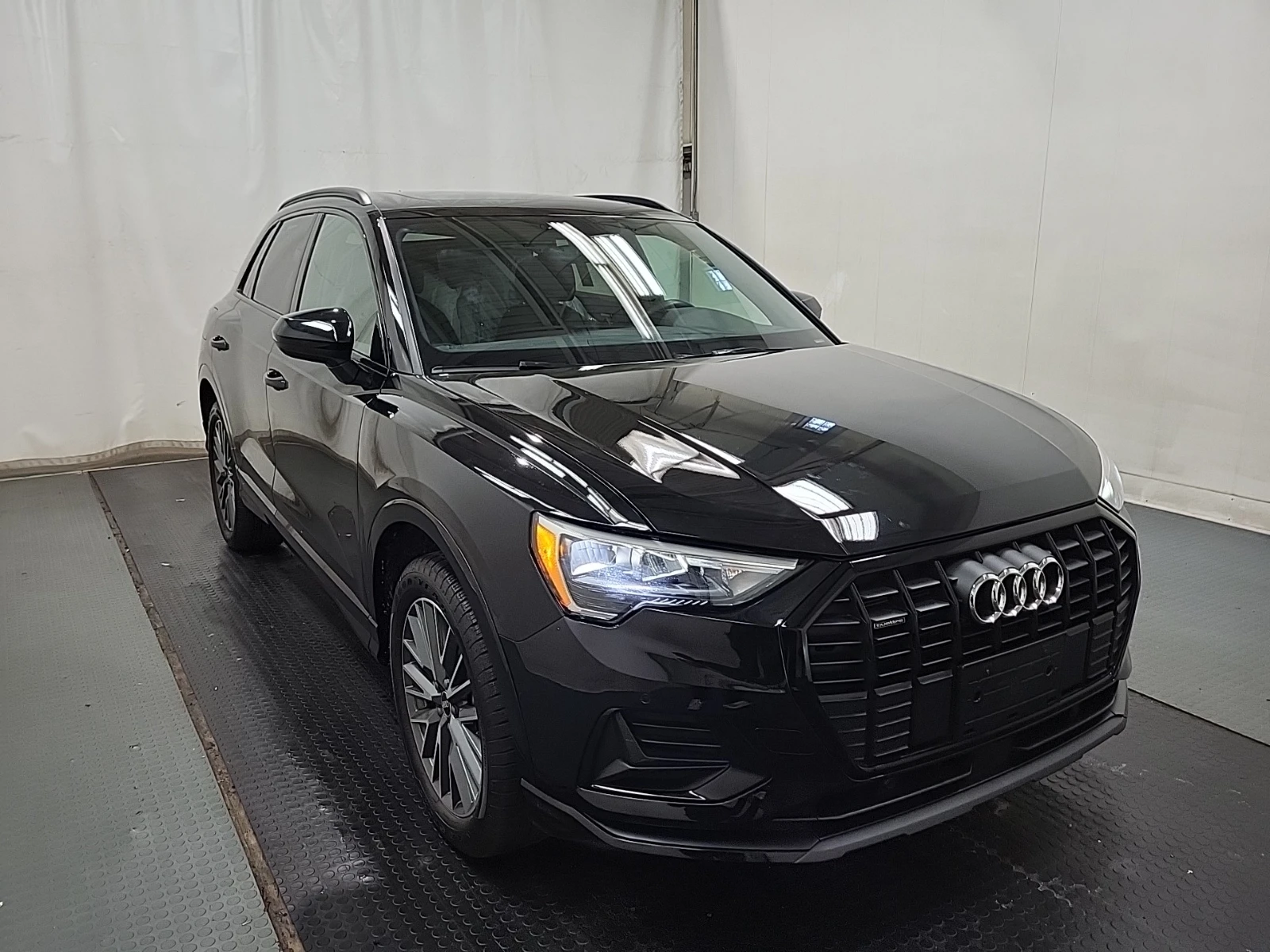 Audi Q3 Premium* CARFAX*  - изображение 2