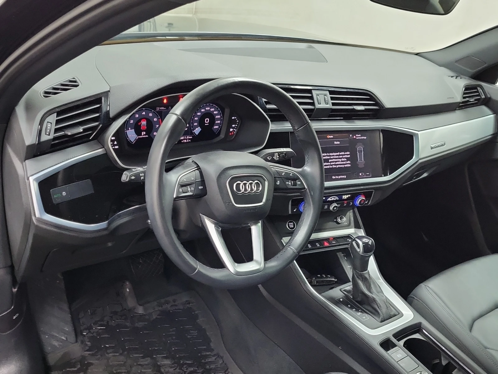 Audi Q3 Premium* CARFAX*  - изображение 6