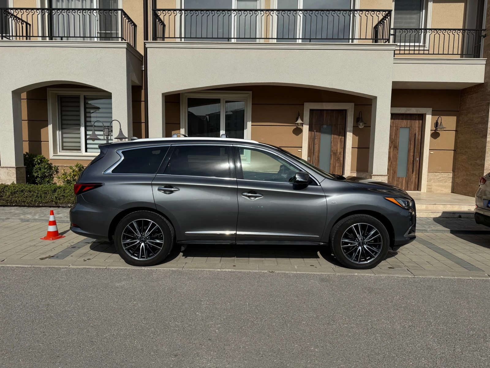 Infiniti QX60  - изображение 2