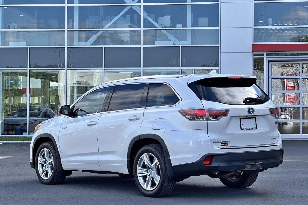 Toyota Highlander Hybrid XLE * 7 Места * Черен Салон * Панорама * , снимка 3 - Автомобили и джипове - 54011429