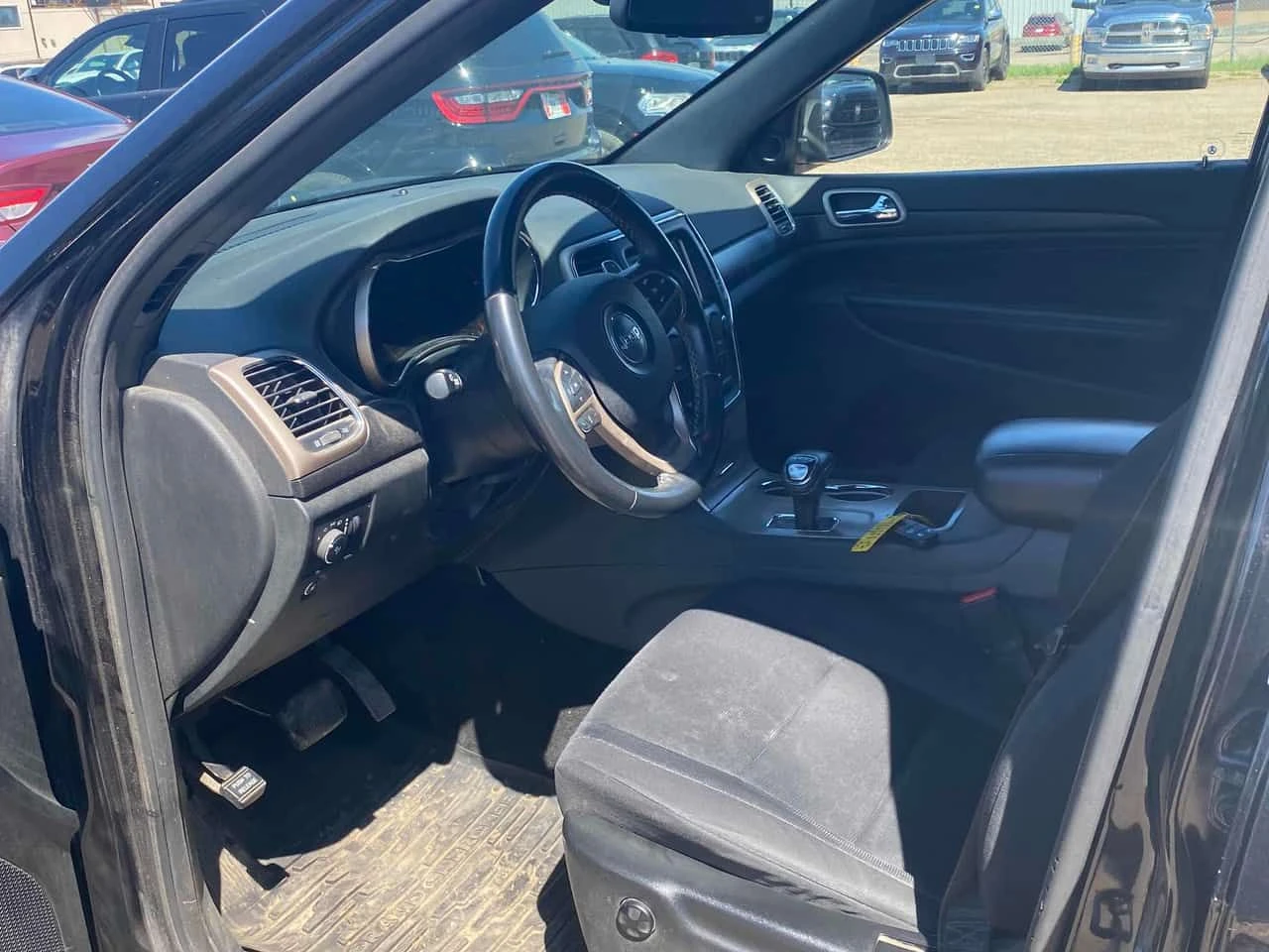 Jeep Grand cherokee * Laredo * АВТОКРЕДИТ* , снимка 5 - Автомобили и джипове - 54820330