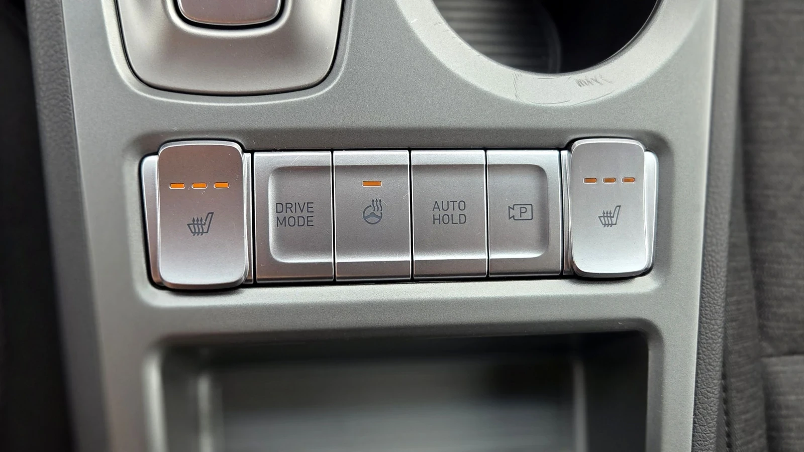 Hyundai Kona SOH100%/12.2023/СЕРВИЗНА КНИЖКА, снимка 14 - Автомобили и джипове - 55182384